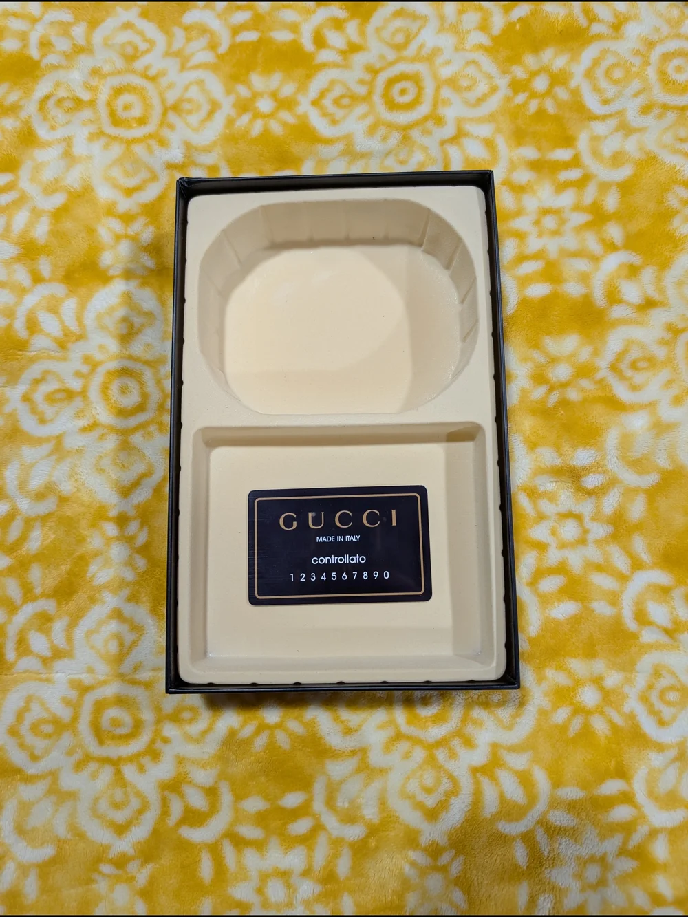 GUCCI White & Black Logo Box
